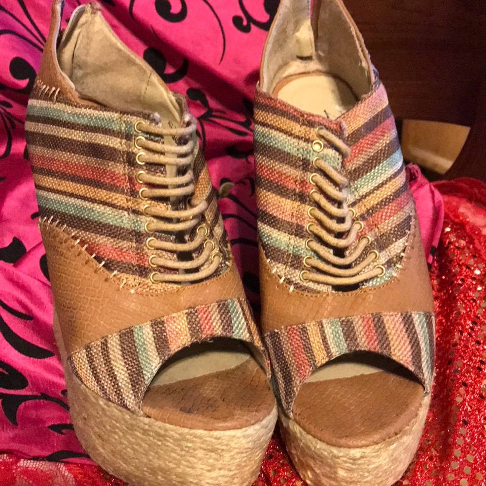 Bumper platform earth colors